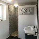 펜션 En Pierre Le Paradis Parc Cloture Jacuzzi 5 Places Piscine Au Perigord Pourpre 9km De Bergerac Saint-Aubin-de-Lanquais