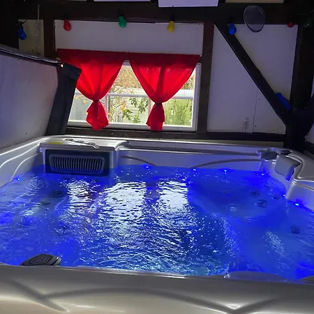 En Pierre Le Paradis Parc Cloture Jacuzzi 5 Places Piscine Au Perigord Pourpre 9km De Bergerac Feriehus Saint-Aubin-de-Lanquais