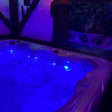 En Pierre Le Paradis Parc Cloture Jacuzzi 5 Places Piscine Au Perigord Pourpre 9km De Bergerac